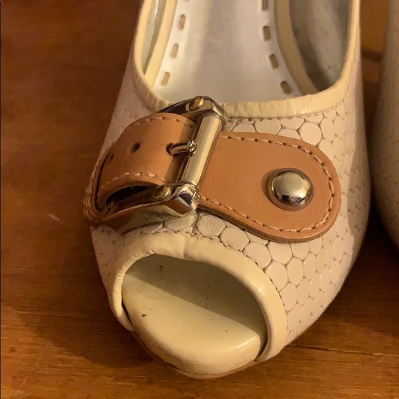 Gianni Bini Leather 4 1/2” Heels - Picture 3 of 8